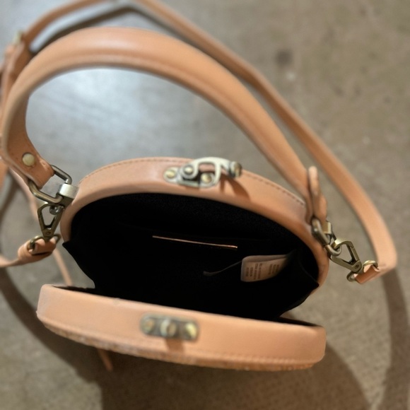 WOVEN CIRCULAR HANDBAG | GREAT CONDITION - Picture 7 of 8